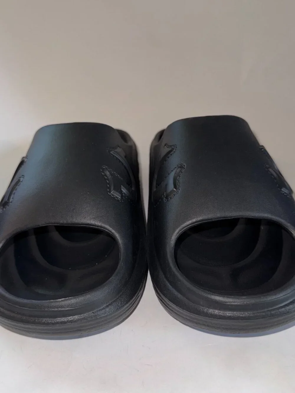 True Religion Mens Slides Horseshoe Logo Chunky Sandals